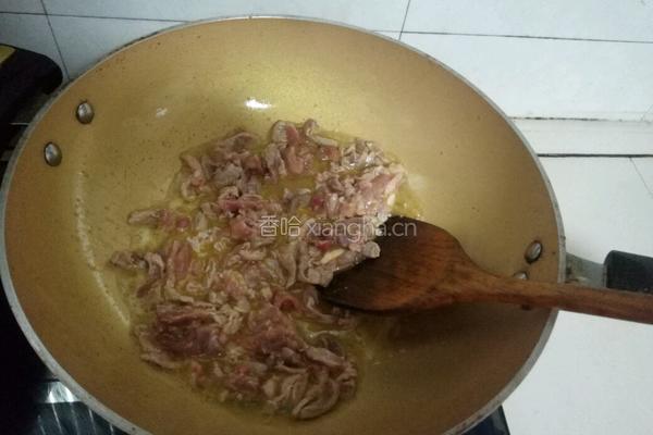大蒜炒肉丝的做法图解3