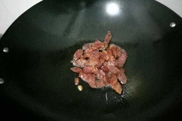 腊肠炒豆角的做法图解2