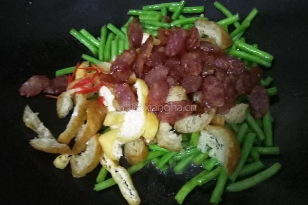 腊肠炒豆角的做法图解5