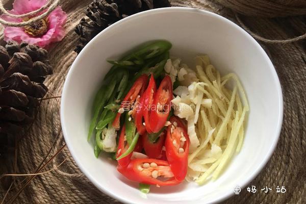 【雪菜炒大肠】的做法图解3