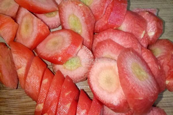 胡萝卜炖鸡的做法图解2