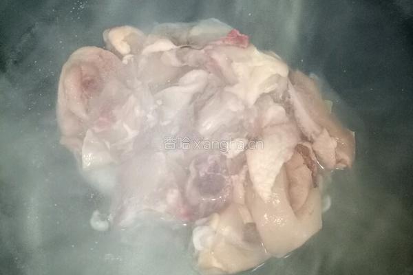 胡萝卜炖鸡的做法图解4
