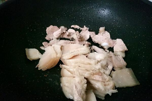 蒜苗回锅肉的做法图解5