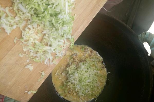 花蛤蜊肉鸡蛋白菜汤的做法图解7