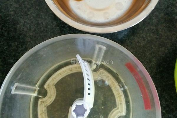 烤箱小蛋糕的做法图解1