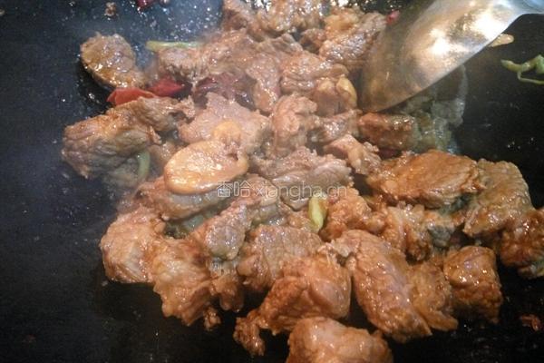 土豆烧牛腩的做法图解9