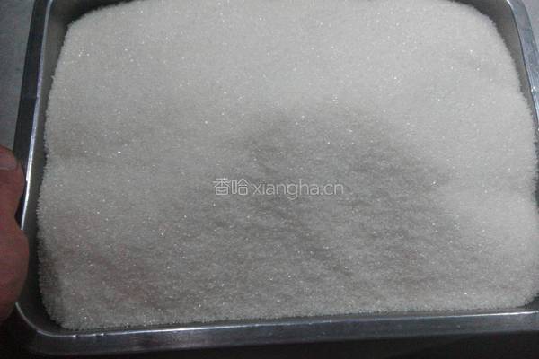 糖色的熬制的做法图解1