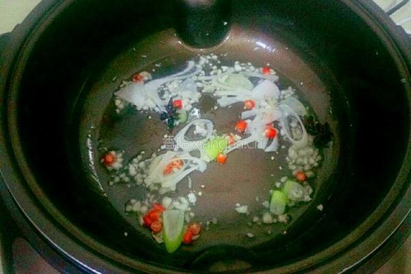 茄汁黄豆炸酱面的做法图解2