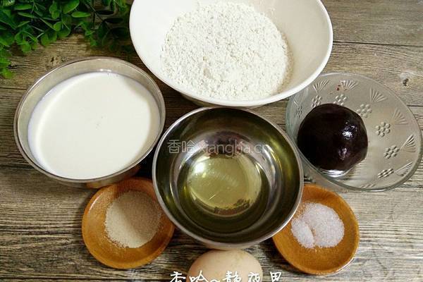 花朵豆沙馅面包的做法图解2