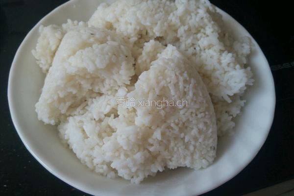 五彩炒饭的做法图解1