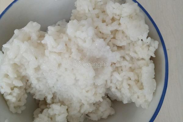 蛋液饭团的做法图解1