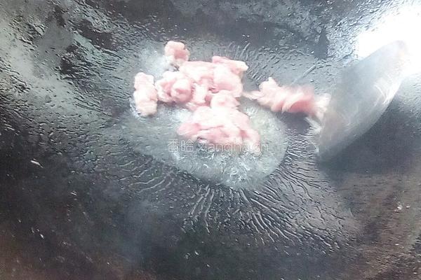 瘦肉炒河粉的做法图解2