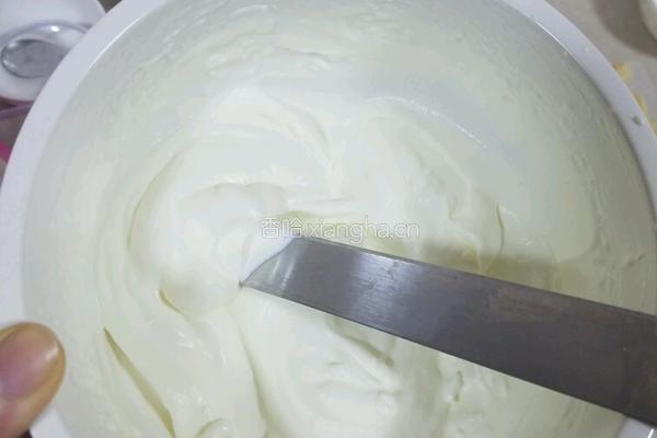 葡萄干奶油蛋糕卷的做法图解14
