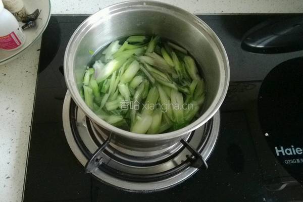 鲜花时蔬紫菜苔的做法图解5