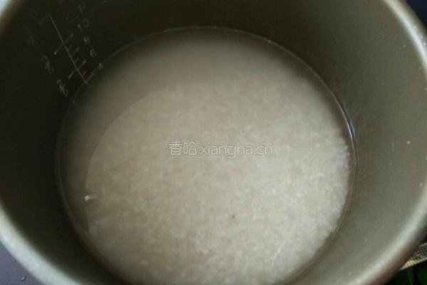 香肠焖饭的做法图解1