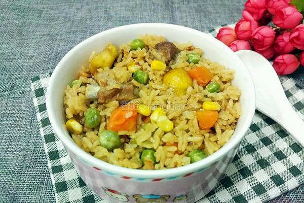 电饭锅排骨焖饭的做法图解1