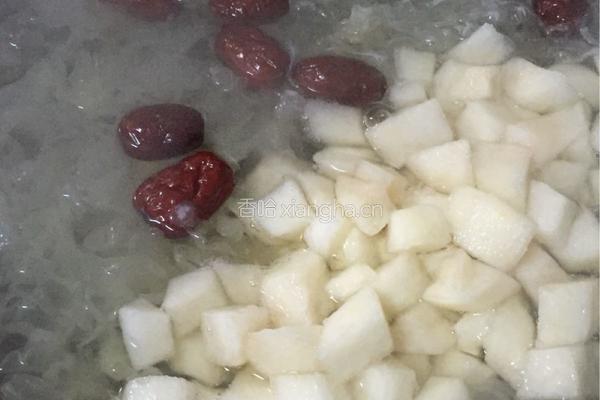 冰糖雪梨银耳羹的做法图解6