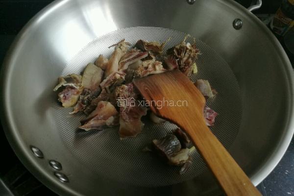 咸鸭烧芹菜的做法图解2