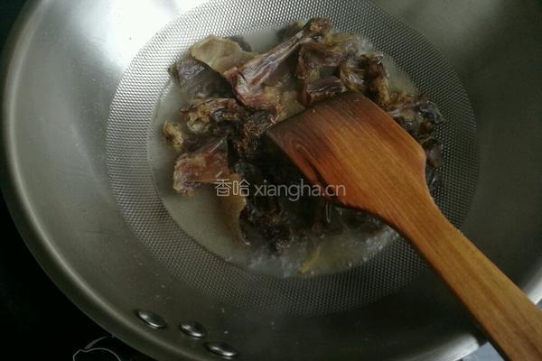 咸鸭烧芹菜的做法图解3