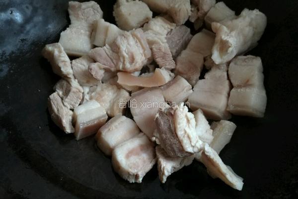 板栗红烧肉的做法图解3