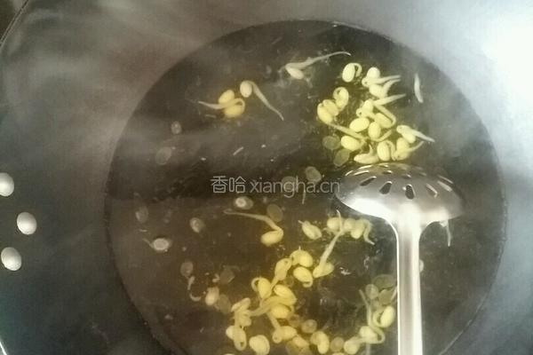凉拌菠菜的做法图解3