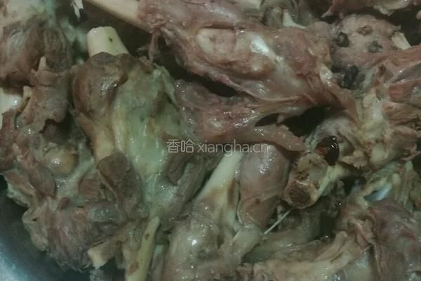 原汤羊棒骨的做法图解3