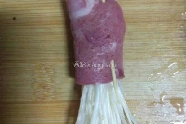 培根金针菇的做法图解3