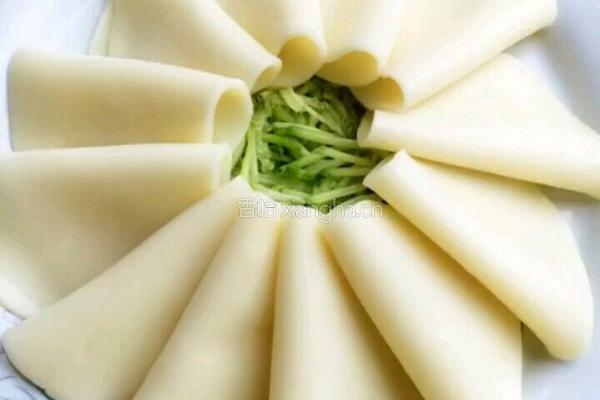 凉拌饺子皮的做法图解4