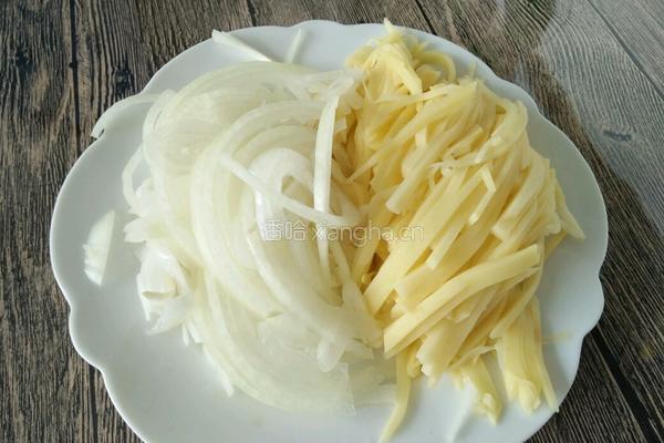 洋葱土豆丝的做法图解2