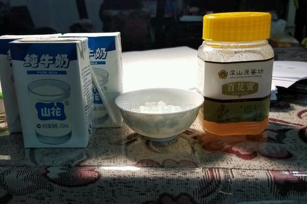 桃胶雪莲子牛奶羹的做法图解5