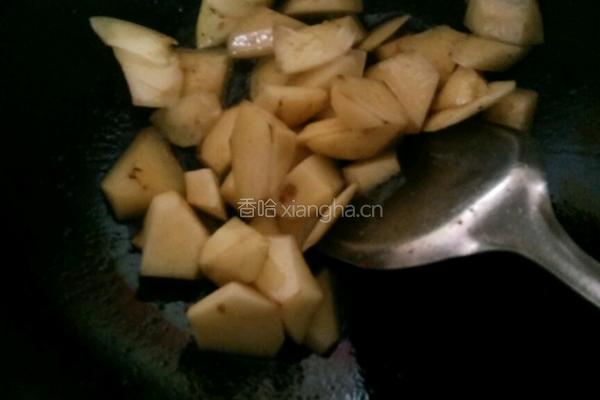 土豆烧鸡块的做法图解4