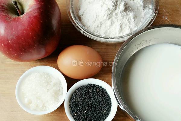 奶香苹果煎饼的做法图解1