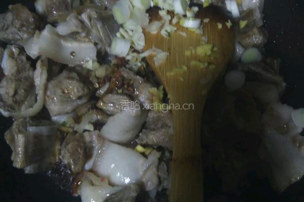 酸菜炖排骨的做法图解4