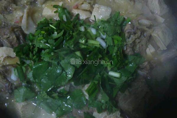 酸菜炖排骨的做法图解7