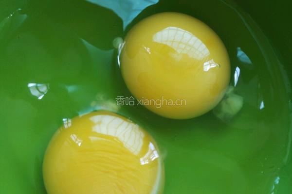 蒜苗炒蛋的做法图解1