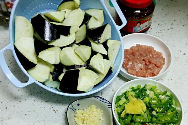 肉沫茄子的做法图解2