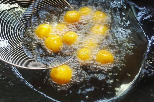 炸番薯丸子的做法图解9