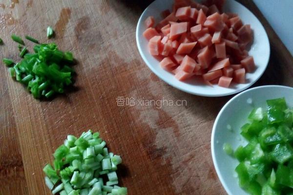 黄金炒饭的做法图解1