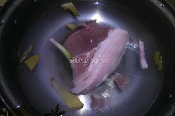 白菜蒸五花肉的做法图解2