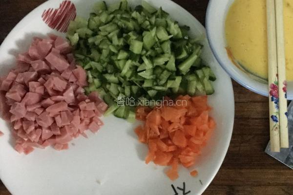超级好吃的饭团的做法图解1