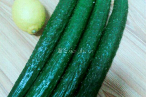 黄瓜小咸菜的做法图解1