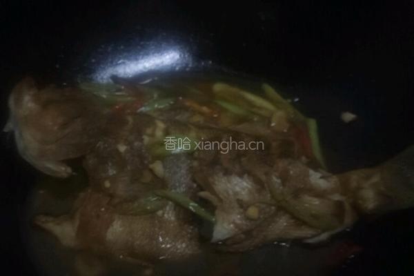 红烧鲈鱼的做法图解4
