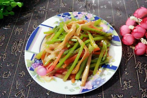 香芹拌黄花菜的做法图解8