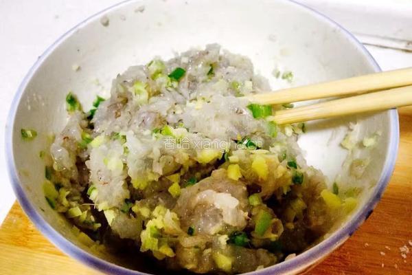 鲜虾馄饨的做法图解1