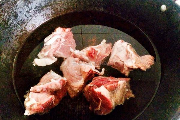卤牛肉的做法图解1