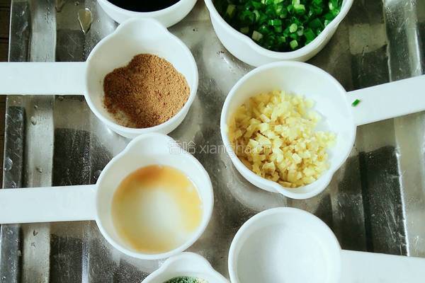 红菜苔大肉水饺的做法图解2