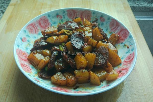 红烧土豆香肠