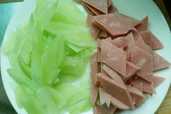 莴苣炒火腿的做法图解4