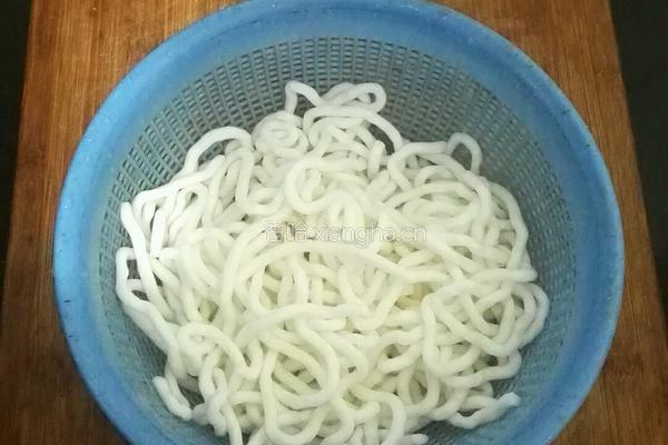 番茄土豆粉的做法图解2