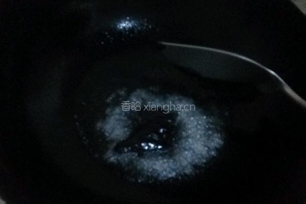 酱肉香菇馅白菜饺子的做法图解3